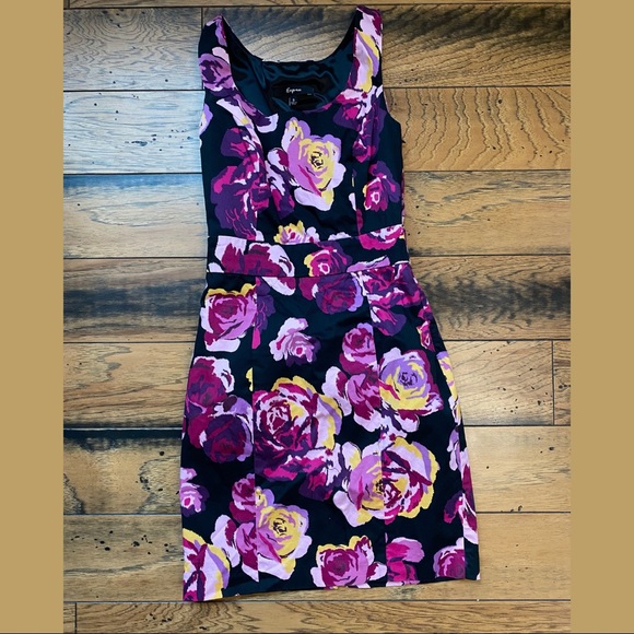 Express Dresses & Skirts - Floral print Express size 0 shift dress